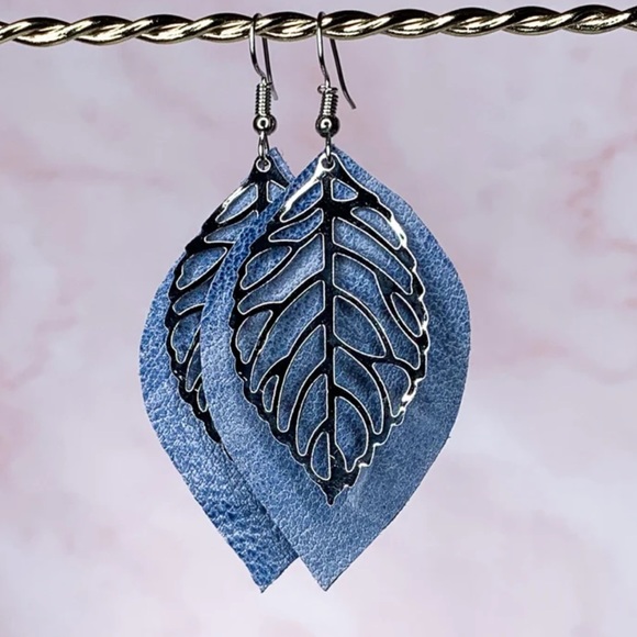 🆕Genuine Leather & Metal Leaf Dangle 1 Pair Earrings - Picture 2 of 4